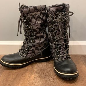 COACH snow boots size 5.5B